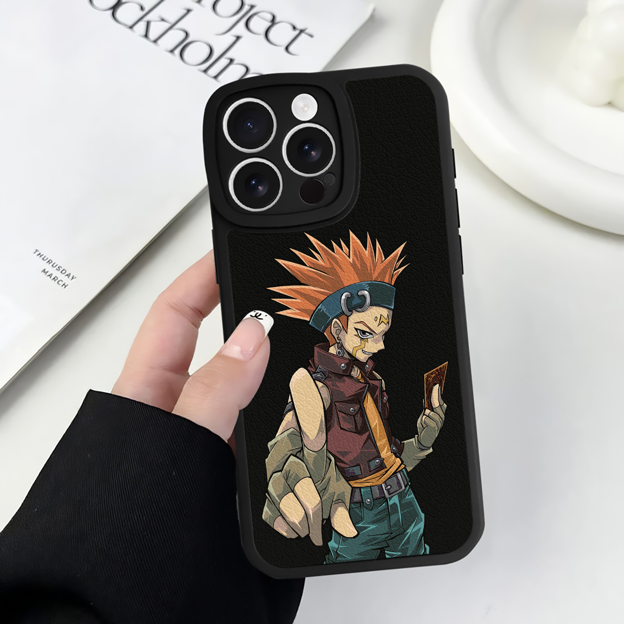 遊☆戯☆王 Yu-Gi-Oh! 【iPhone 16シリーズ対応】シリコンスマホケース（レザー調） 材質：シリコン